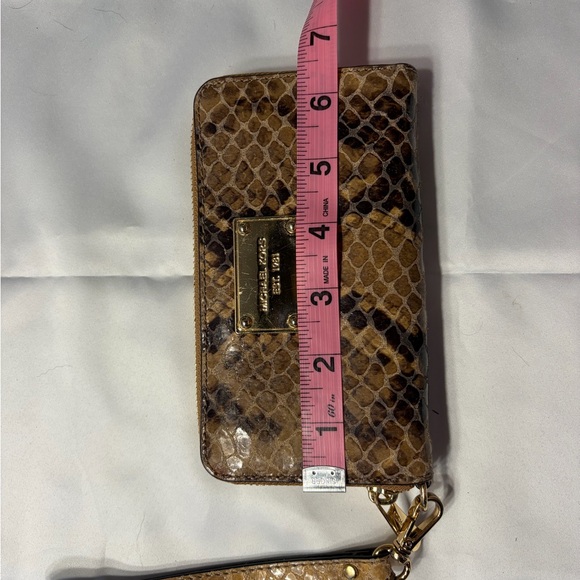 Michael kors snake print wallet/wristlet - Picture 3 of 7